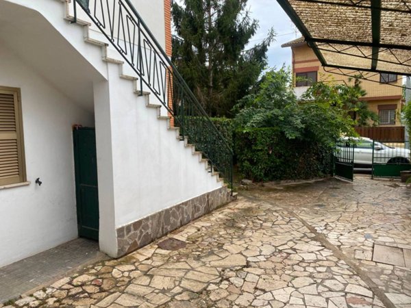 casa indipendente in vendita a Fiumicino in zona Fregene