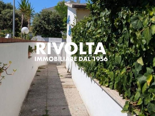 casa indipendente in vendita a Fiumicino