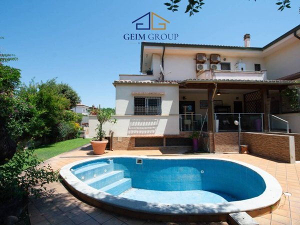 casa indipendente in vendita a Fiumicino in zona Fregene