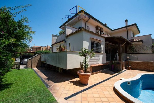 casa indipendente in vendita a Fiumicino in zona Fregene