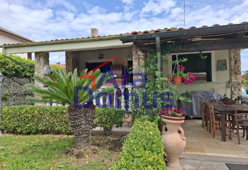 casa indipendente in vendita a Fiumicino in zona Aranova