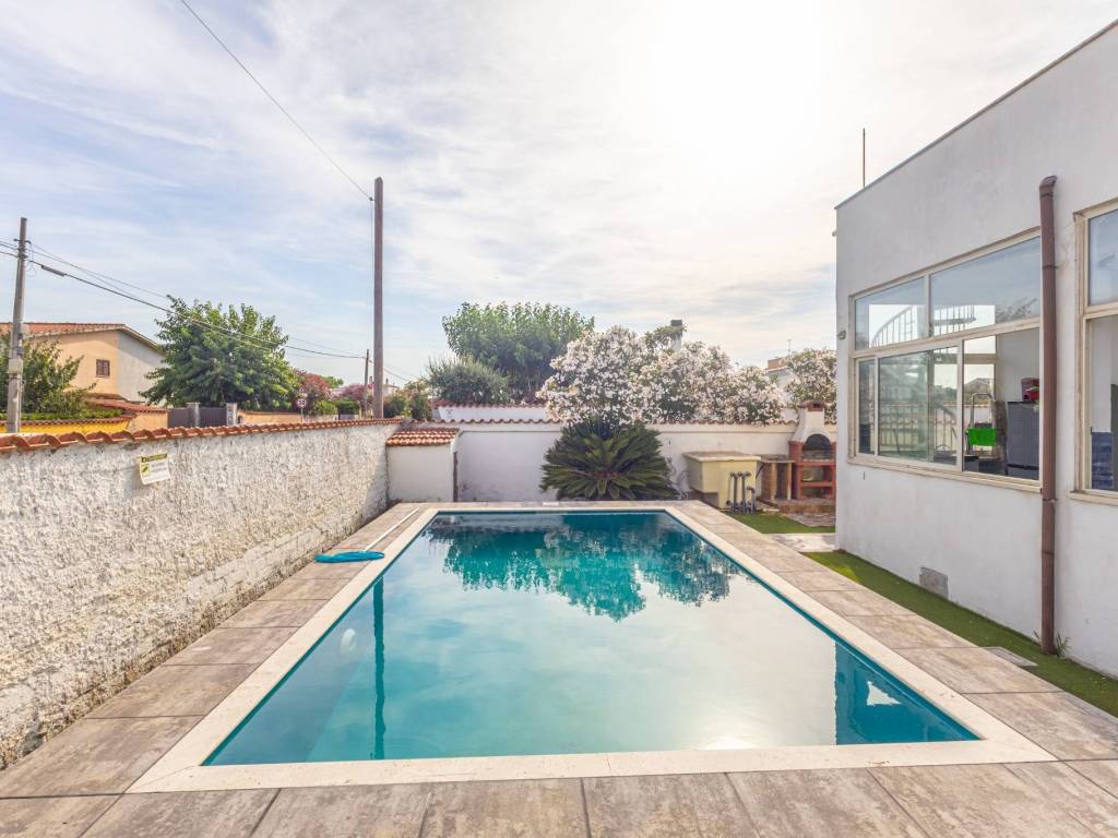 casa indipendente in vendita a Fiumicino in zona Focene
