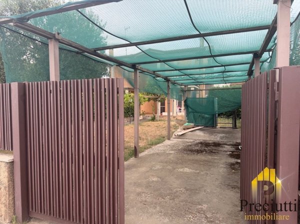 casa indipendente in vendita a Fiumicino in zona Fregene