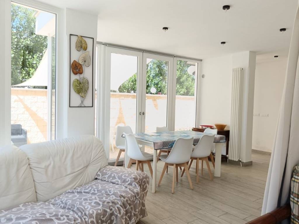 casa indipendente in vendita a Fiumicino in zona Focene