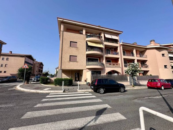 appartamento in vendita a Fiumicino in zona Palidoro