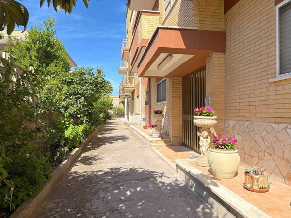 appartamento in vendita a Fiumicino in zona Isola Sacra