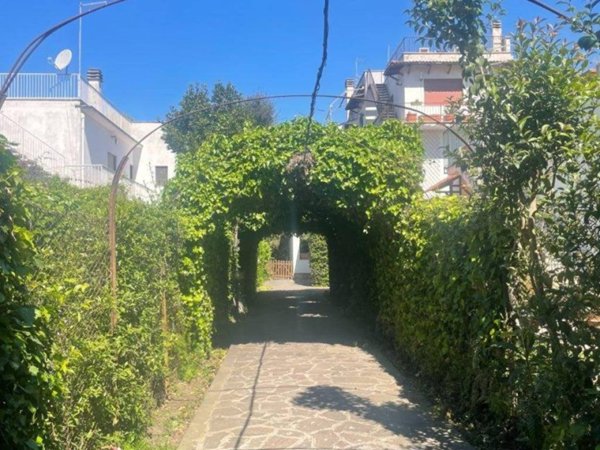 appartamento in vendita a Fiumicino in zona Fregene