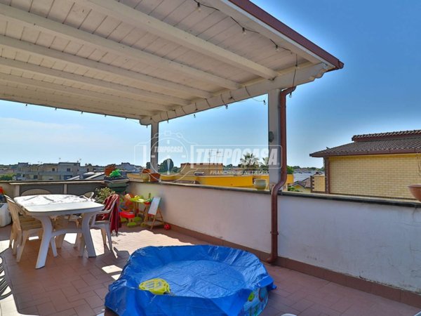 appartamento in vendita a Fiumicino in zona Isola Sacra