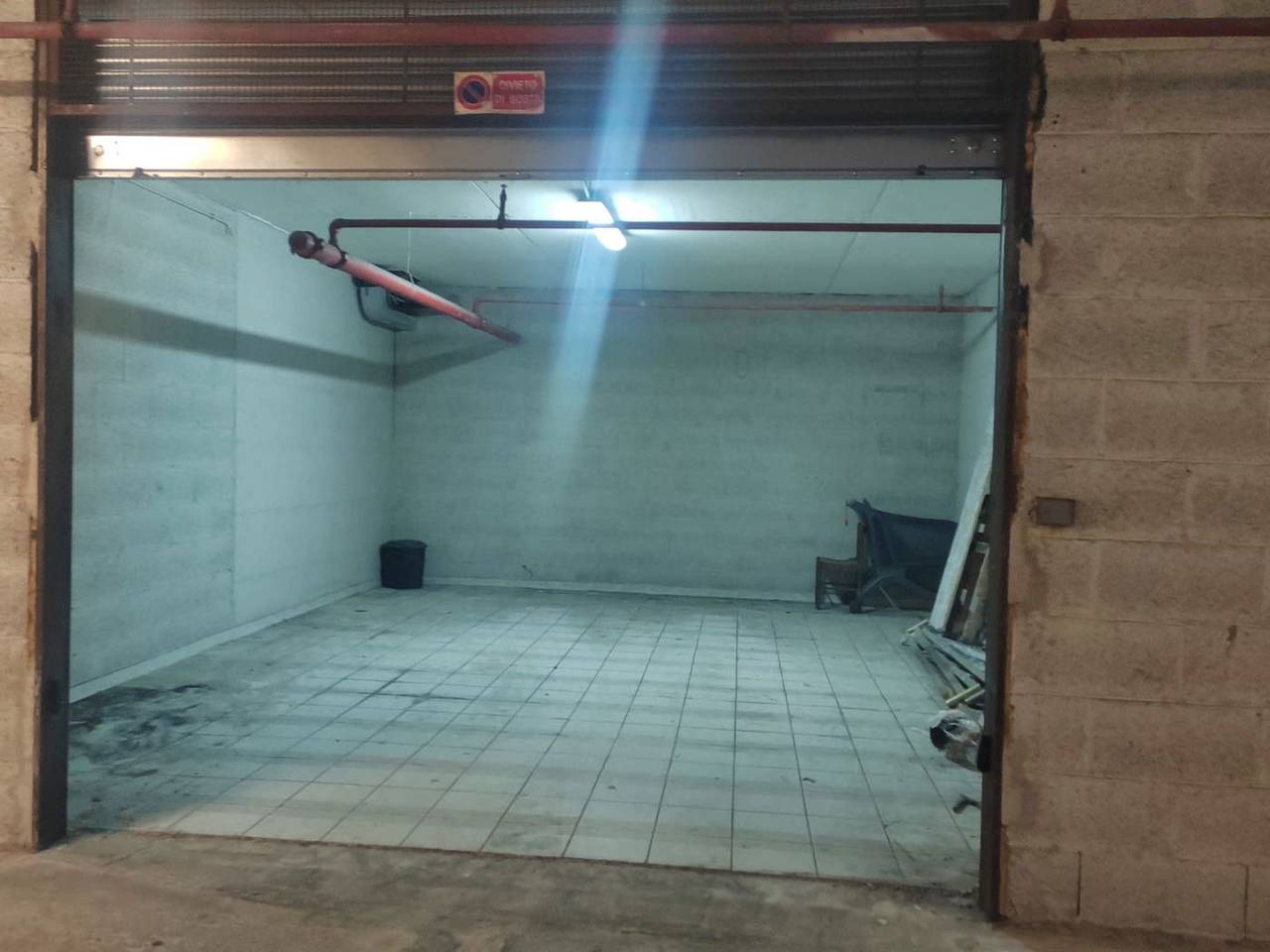 negozio in vendita a Fiumicino in zona Isola Sacra