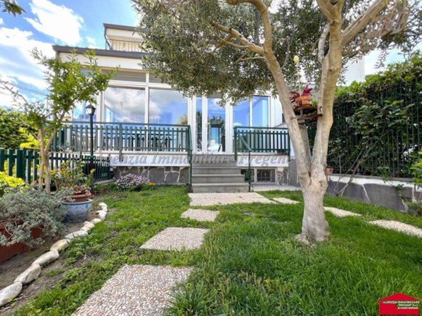 casa indipendente in vendita a Fiumicino in zona Fregene