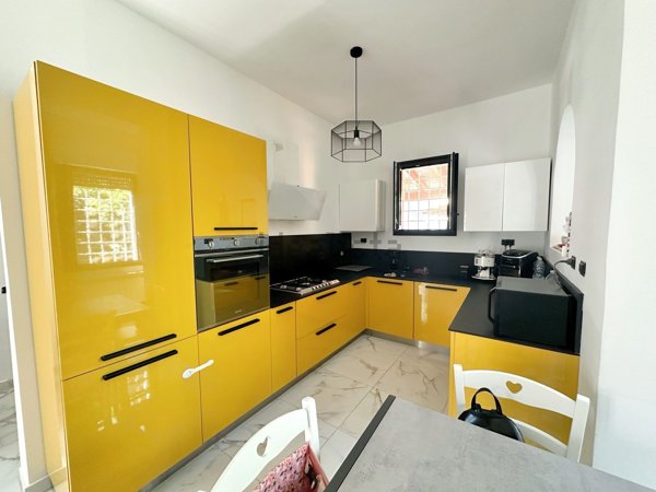 casa indipendente in vendita a Fiumicino in zona Passo Oscuro