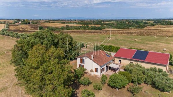 casa indipendente in vendita a Fiumicino in zona Tragliata