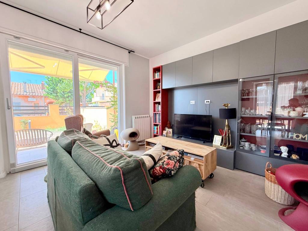 casa indipendente in vendita a Fiumicino in zona Torrimpietra