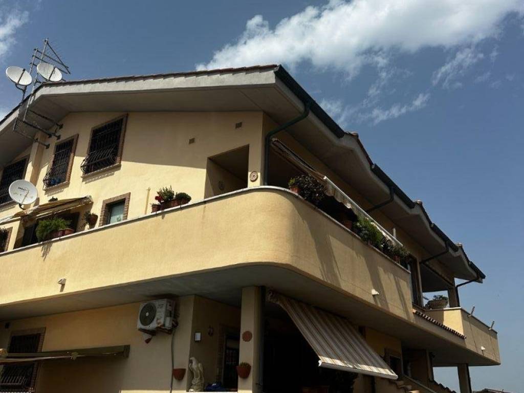 appartamento in vendita a Fiumicino in zona Isola Sacra