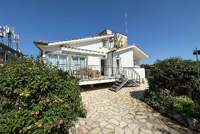 casa indipendente in vendita a Fiumicino in zona Fregene