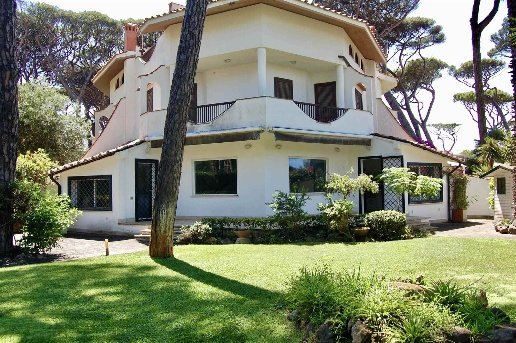casa indipendente in vendita a Fiumicino in zona Fregene