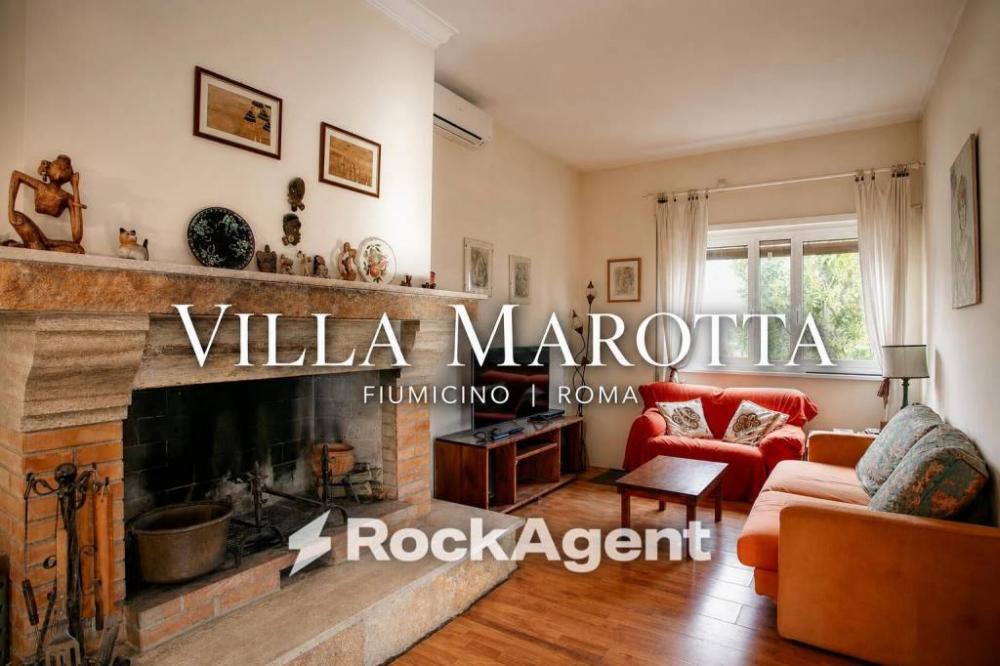 casa indipendente in vendita a Fiumicino in zona Fregene