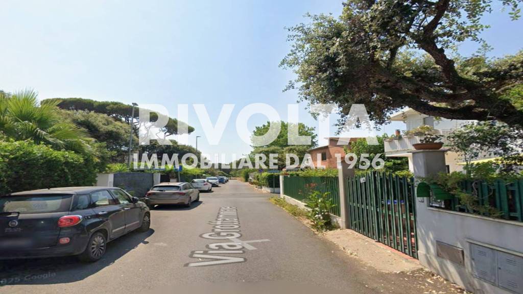 casa indipendente in vendita a Fiumicino in zona Fregene