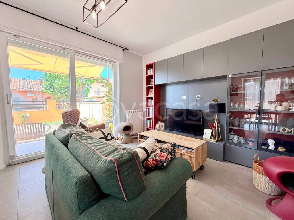 casa indipendente in vendita a Fiumicino in zona Torrimpietra