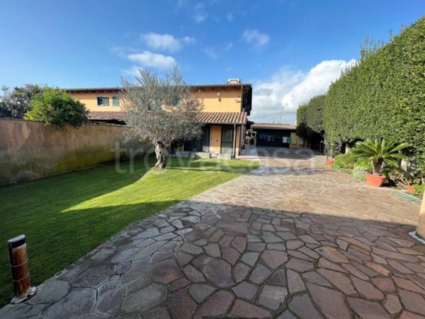 casa indipendente in vendita a Fiumicino in zona Isola Sacra