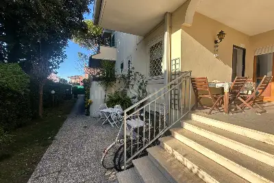 casa indipendente in vendita a Fiumicino in zona Fregene
