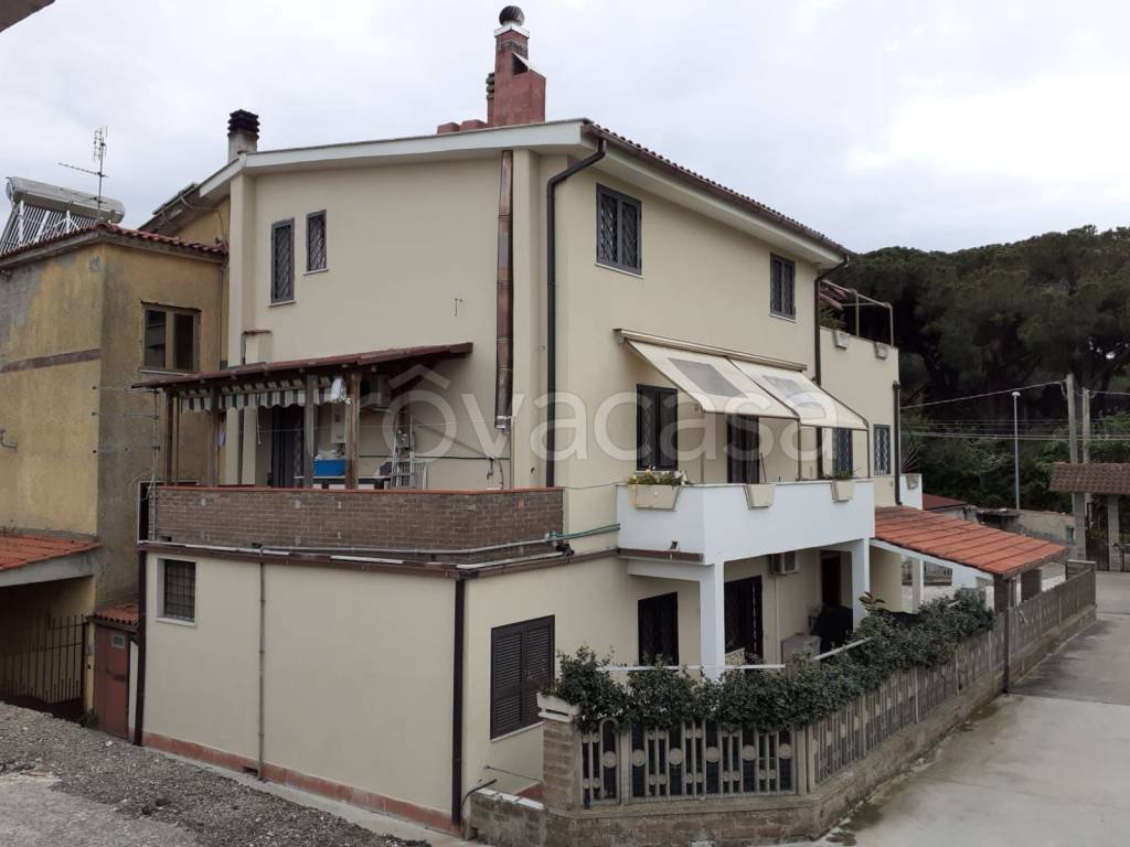 casa indipendente in vendita a Fiumicino in zona Tragliata