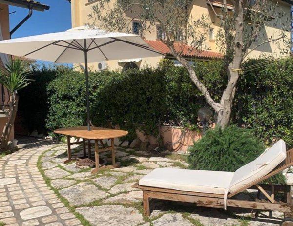 casa indipendente in vendita a Fiumicino in zona Fregene