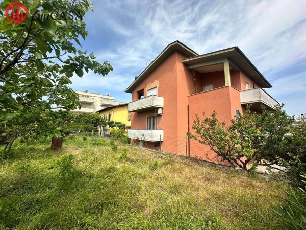 casa indipendente in vendita a Fiumicino in zona Aranova
