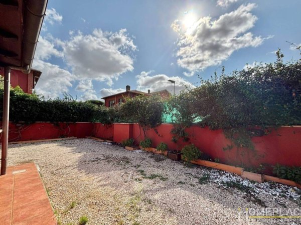casa indipendente in vendita a Fiumicino