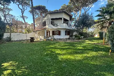 casa indipendente in vendita a Fiumicino in zona Fregene