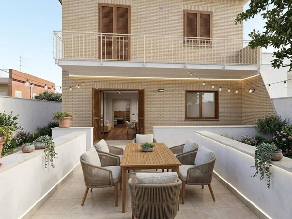casa indipendente in vendita a Fiumicino in zona Isola Sacra
