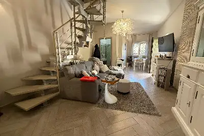 casa indipendente in vendita a Fiumicino in zona Isola Sacra