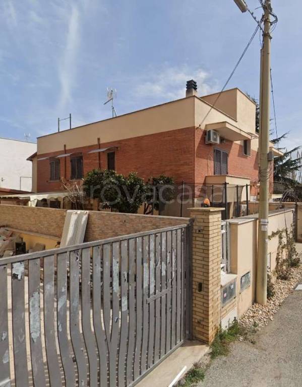appartamento in vendita a Fiumicino in zona Isola Sacra