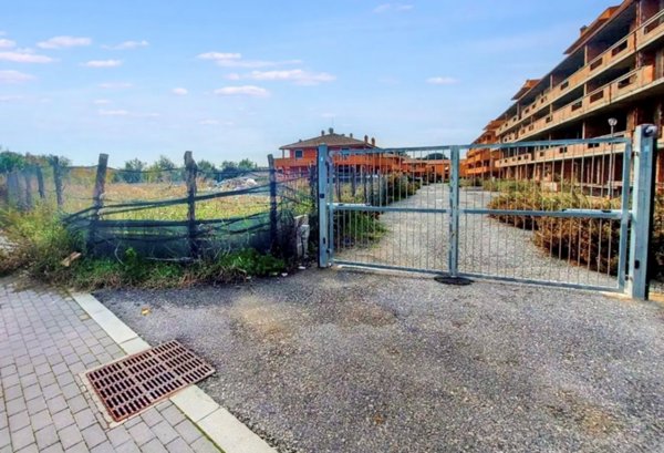 casa indipendente in vendita a Fiumicino in zona Aeroporto 