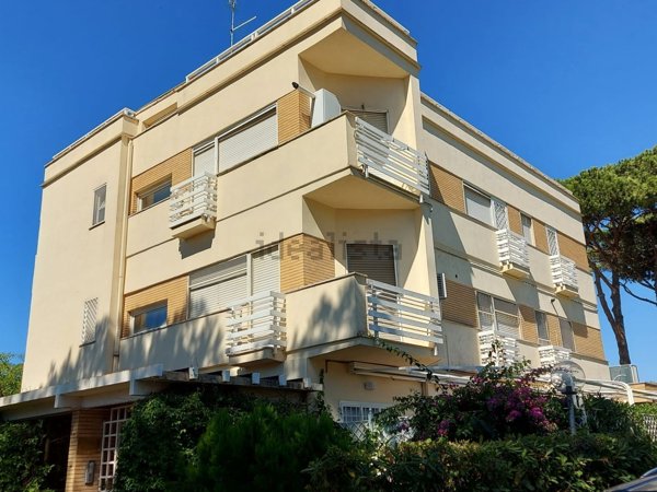 appartamento in vendita a Fiumicino in zona Fregene