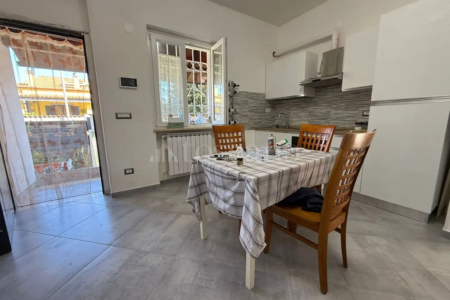 appartamento in vendita a Fiumicino in zona Isola Sacra