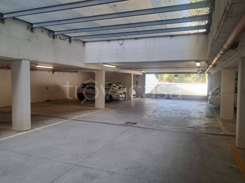 box auto in vendita a Fiumicino in zona Aranova
