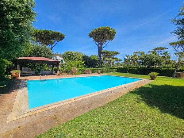 casa indipendente in vendita a Fiumicino in zona Fregene