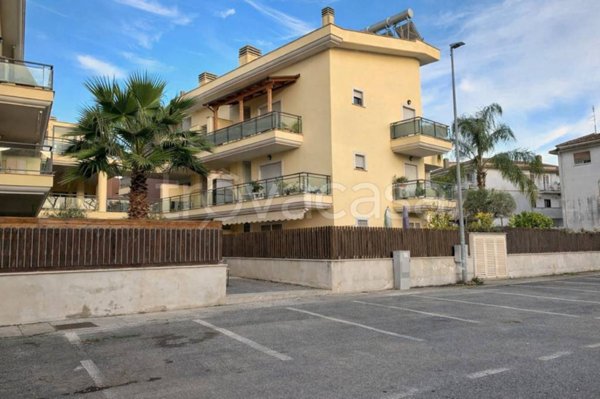 appartamento in vendita a Fiumicino in zona Fregene