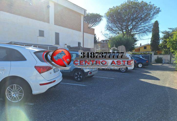 ufficio in vendita a Fiumicino in zona Isola Sacra