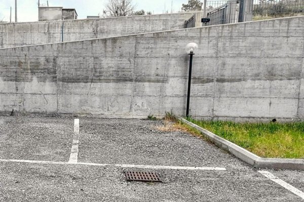 box auto in vendita a Fiumicino in zona Torrimpietra