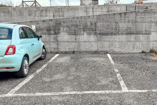box auto in vendita a Fiumicino in zona Torrimpietra