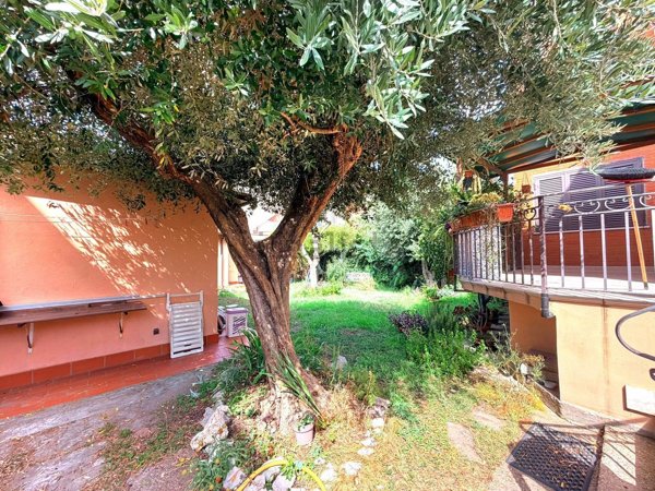 appartamento in vendita a Fiumicino in zona Isola Sacra