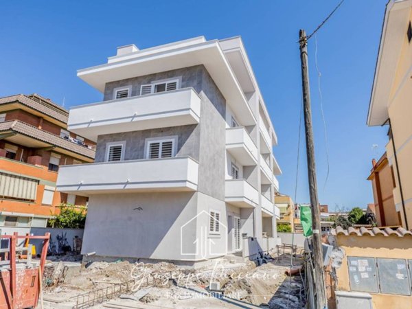 appartamento in vendita a Fiumicino in zona Isola Sacra