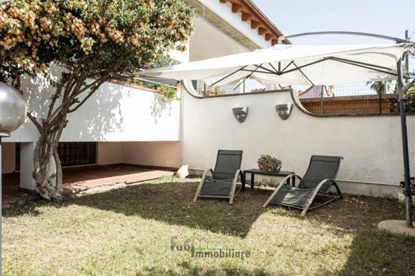 casa indipendente in vendita a Fiumicino in zona Focene