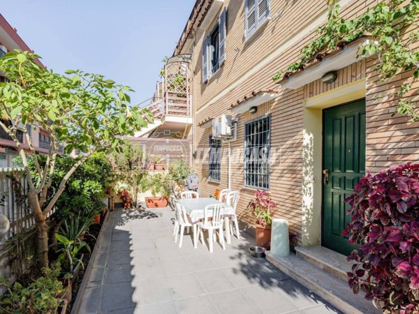 casa indipendente in vendita a Fiumicino in zona Passo Oscuro