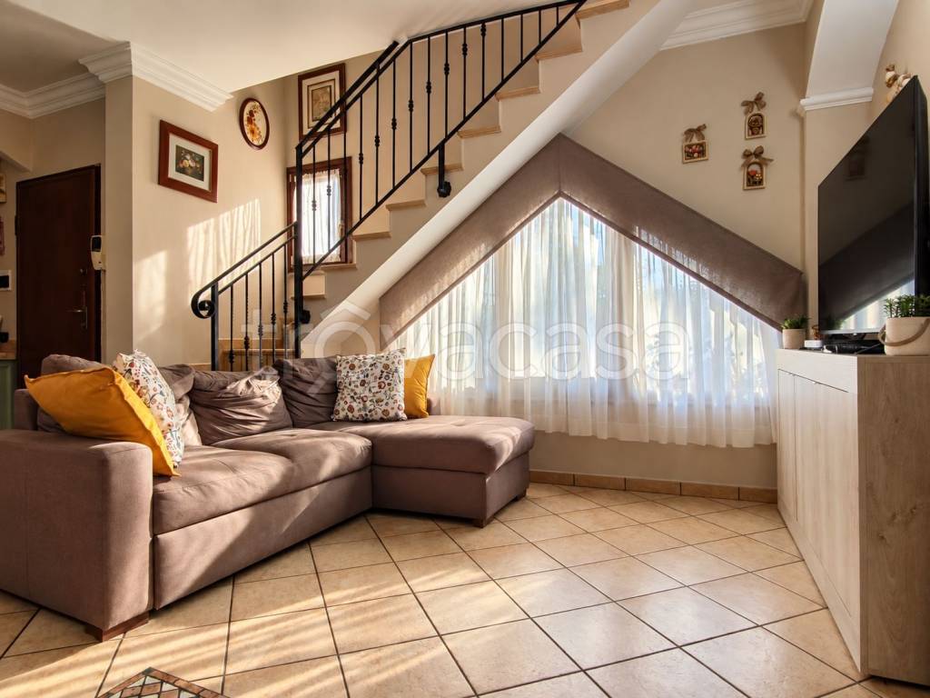 casa indipendente in vendita a Fiumicino in zona Isola Sacra