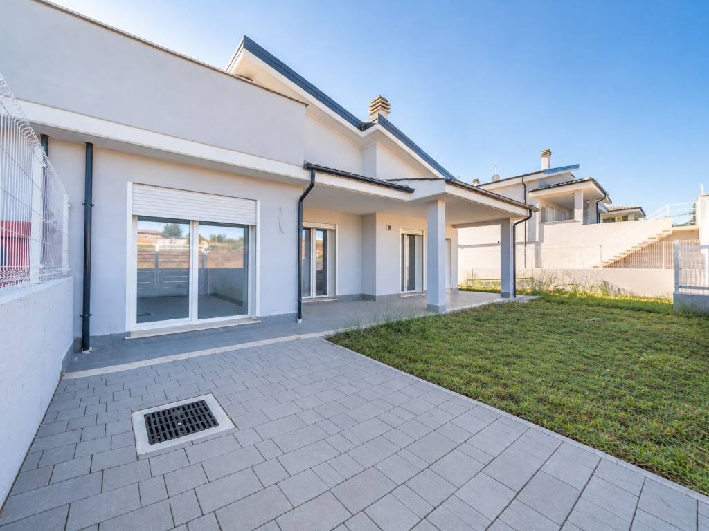 casa indipendente in vendita a Fiumicino in zona Aranova