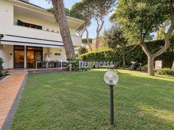 appartamento in vendita a Fiumicino in zona Fregene