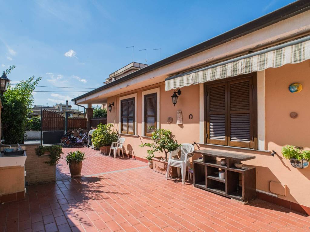 casa indipendente in vendita a Fiumicino in zona Passo Oscuro